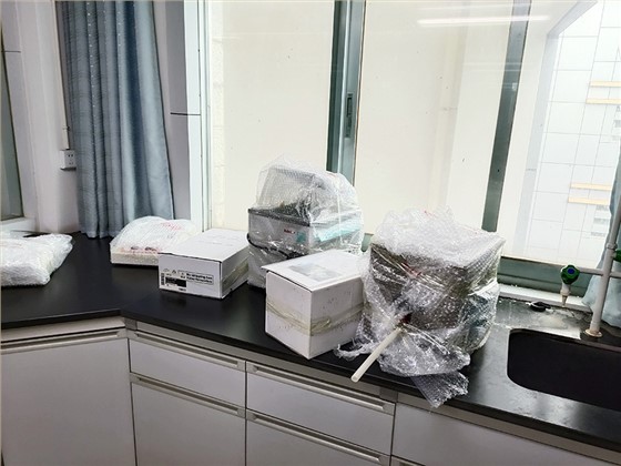 电子显微镜等实验设备搬迁